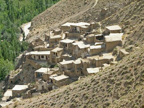 فائزه : طبیعت روستای رامه ، منطقه گردشگری رامه در شمال شرقی شهر گرمسار و شمال روستای تاریخی ده نمک قرار دارد.