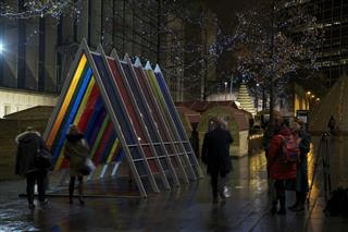 شبکه تصویر ( تصویرنت ) - منشور مثلثی در شهر منچستر 