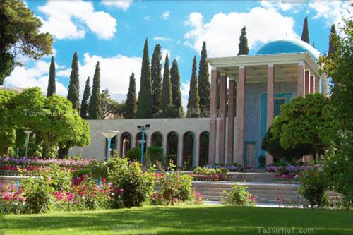 ملیکا مدنی فرد : آرامگاه سعدی ، سعدیه یا آرامگاه سعدی شیرازی به عنوان یکی از جاذبه های شهر شیراز است.