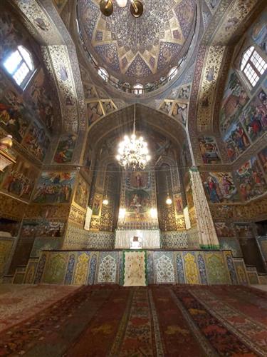 شایان ایمان داش : کلیسای وانک  ، در زمان شاه عباس دوم کلیسای وانک (نجات دهنده مقدس)در محله جلفا در شهر اصفهان -ایران ساخته شده است.وانک در زمان ارمنی به معنی صومعه شده است.