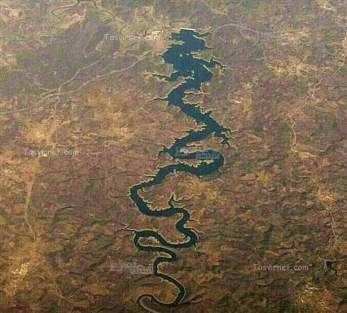 سایه صیرفی پور  : اژدها ی ابی  ، رودخانه ایی شگفت انگیز در پرتغال که شبیه به اژدها بوده و به رودخانه ی اژدهای ابی معروف است 